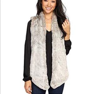 Tart Kya fur vest